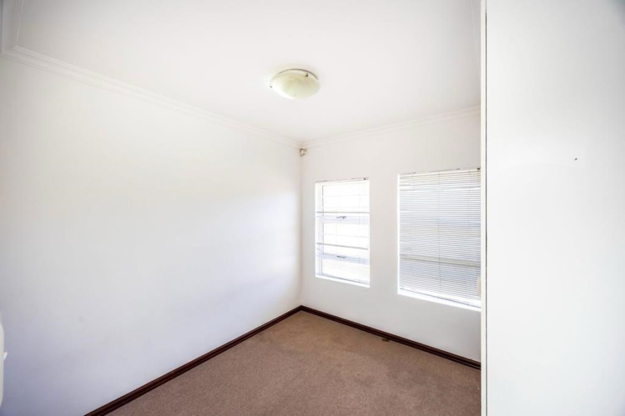 2 Bedroom Property for Sale in Beacon Bay Eastern Cape